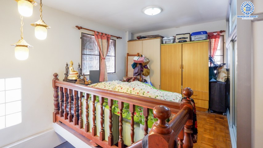 บ้านเดี่ยวมือสองนนทบุรี หน้าบ้านไม่ชนใคร โครงการ ประชานิเวศน์3 สามัคคี-ประชาชื่น  เนื้อที่กว้าง 50 ตร.ว. ฟังก์ชันครบครัน 4 ห้องนอน 2 ห้องน้ำ 1 ห้องนั่งเล่น แถมเครื่องปรับอากาศ 3 เครื่อง พร้อมพื้นที่ใช้สอย 198 ตร.ม.  บนทำเลเมืองติด ถ.สามัคคี และถ.ติวานนท์ ใกล้รถไฟฟ้าสายสีมชมพู "สถานีสามัคคี"